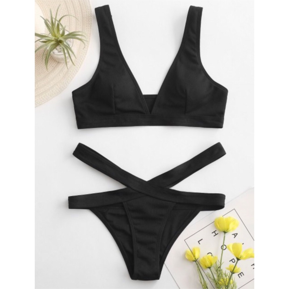 NWT Zaful Black Plunge Bandage Bikini